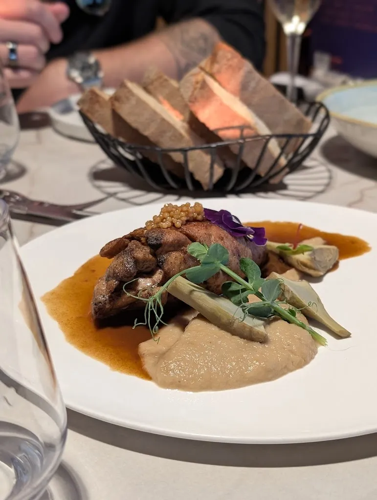 Jeffrey Tanggau_Bleu 1801_Annecy_review