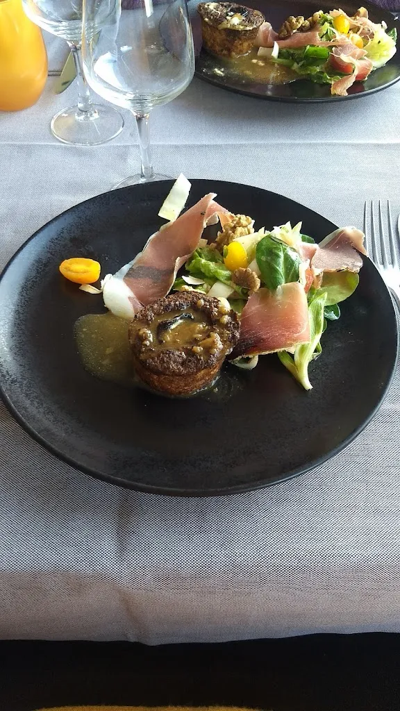 Sabine Honoré_Restaurant @ Hotel Bel Horizon_Vic-sur-Cère_review