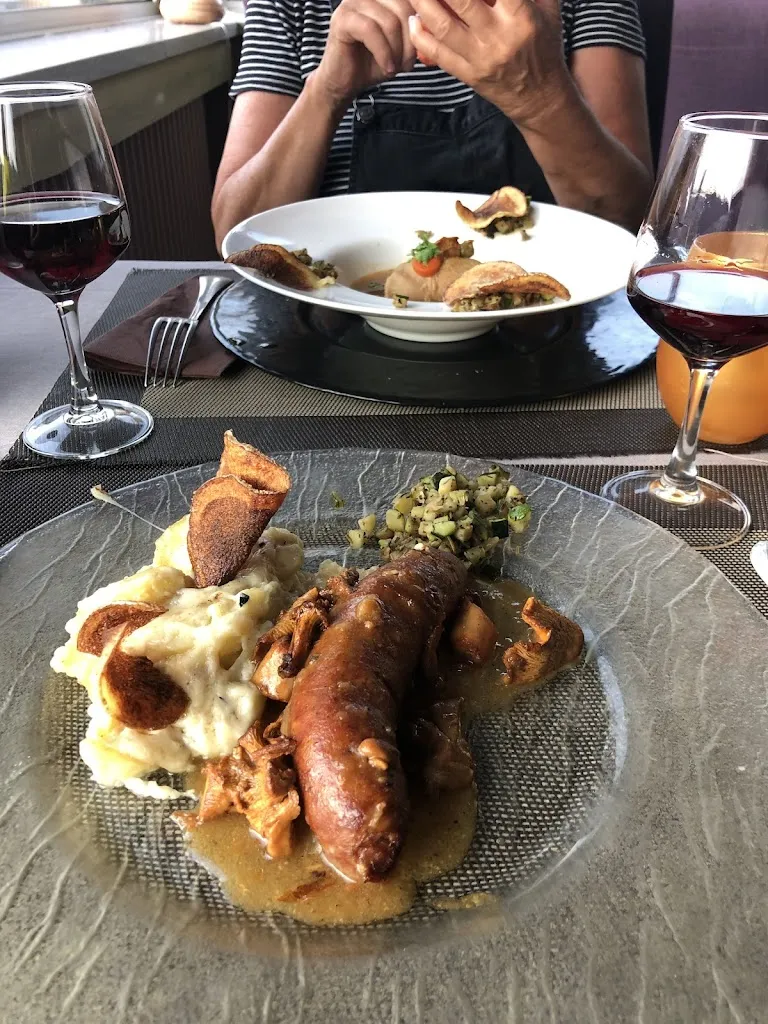 patricia Sargentini_Restaurant @ Hotel Bel Horizon_Vic-sur-Cère_review