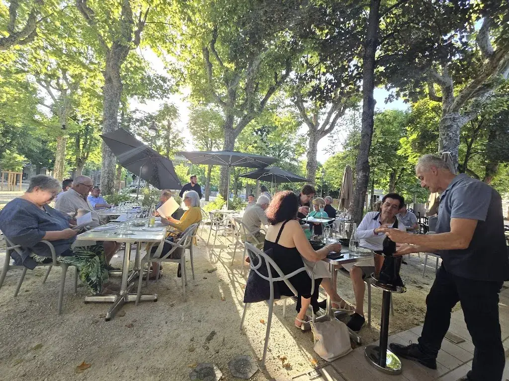 Emile Sander_L’Écrin de Marlène_Vichy_review