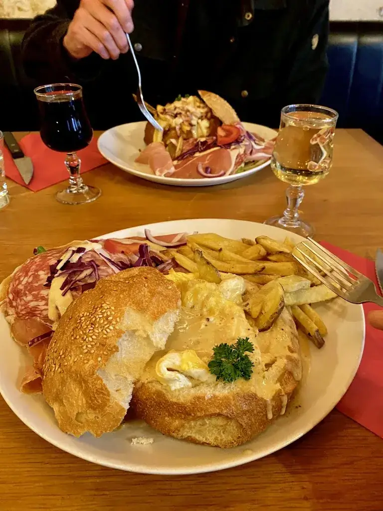 Stephen Kane_Le Trappeur_Villebois_review