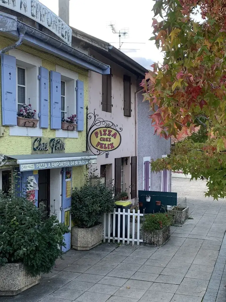 Chez Felix Restaurant in Ville-la-Grand