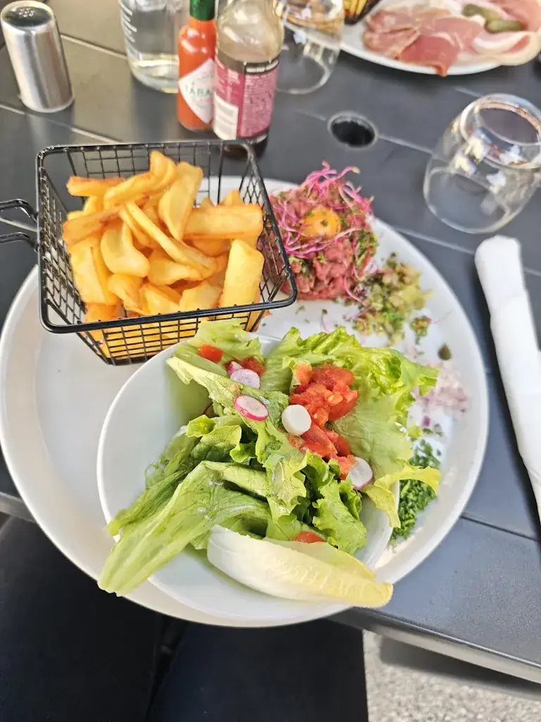 Marylou Delattre_Le Petit Campagnard_Chapelle-de-Surieu_review