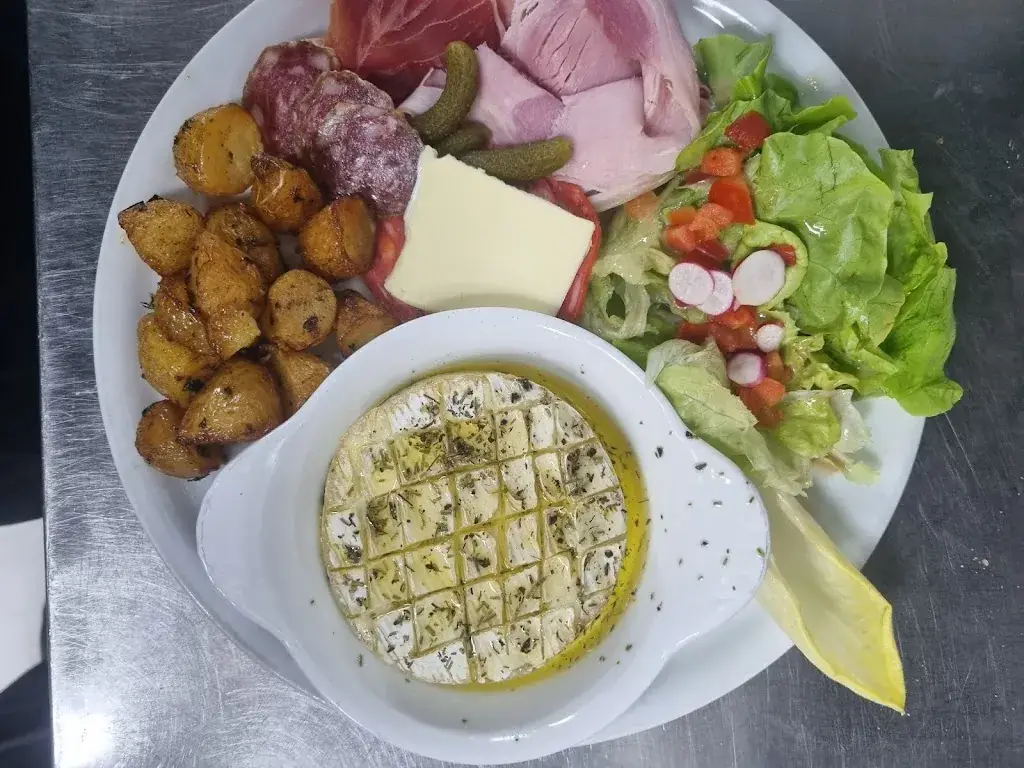 Le Petit Campagnard_Chapelle-de-Surieu_slider_image_2