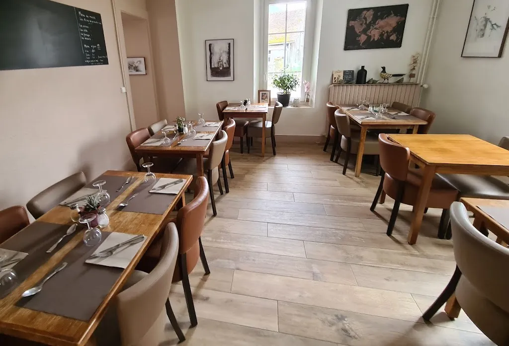 Le Café de la Poste restaurant in Nâves-Parmelan