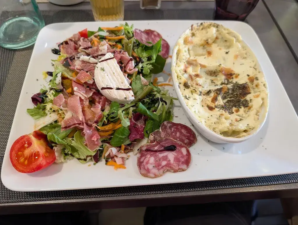 Noche 21_Le Patio_Beauchastel_review