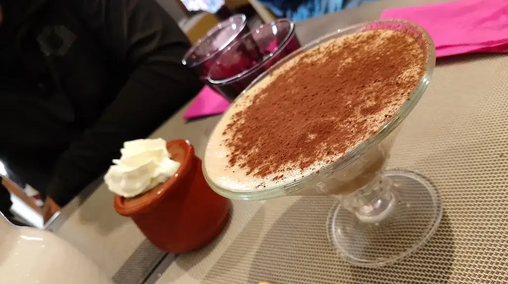 Le Patio_Beauchastel_slider_image_2