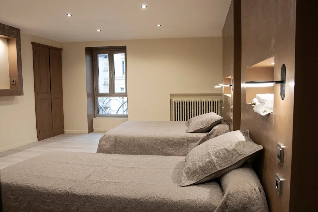 Auberge la Noyeraie ( Restaurant Bar Hôtel)_Vinay_slider_image_3