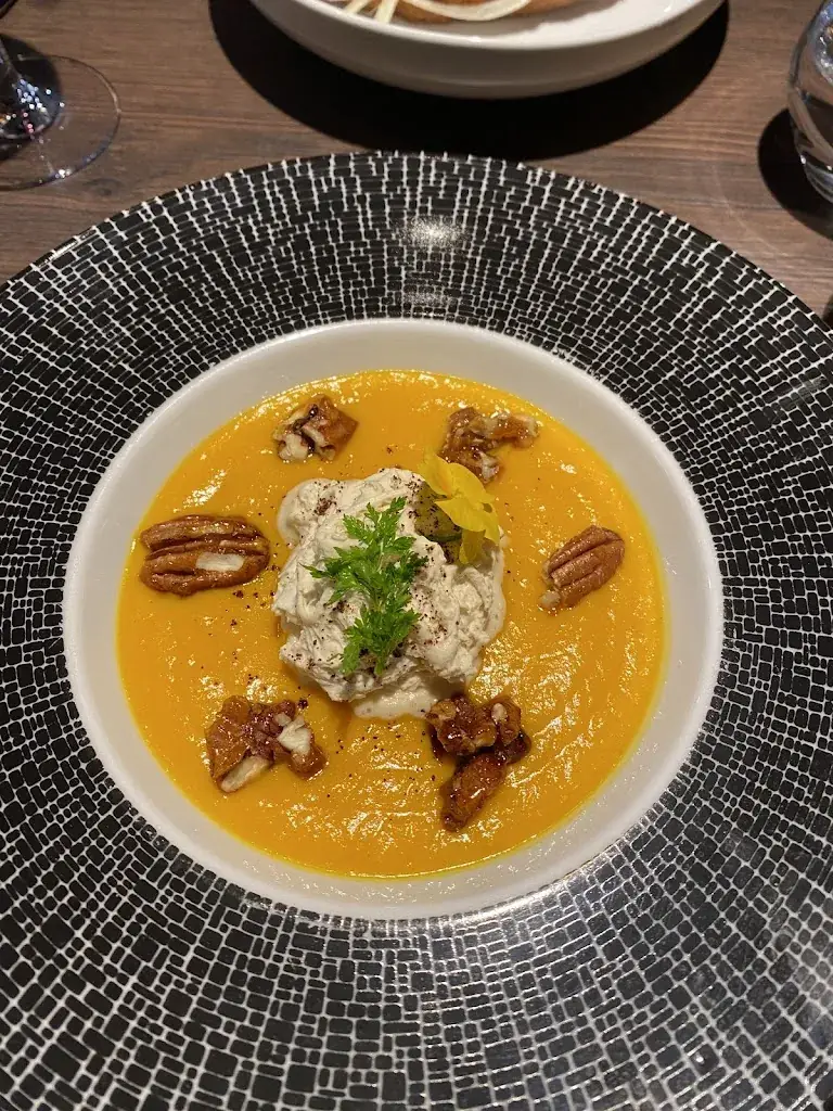 Nikki Lam_La Robe Rouge_Villié-Morgon_recensione