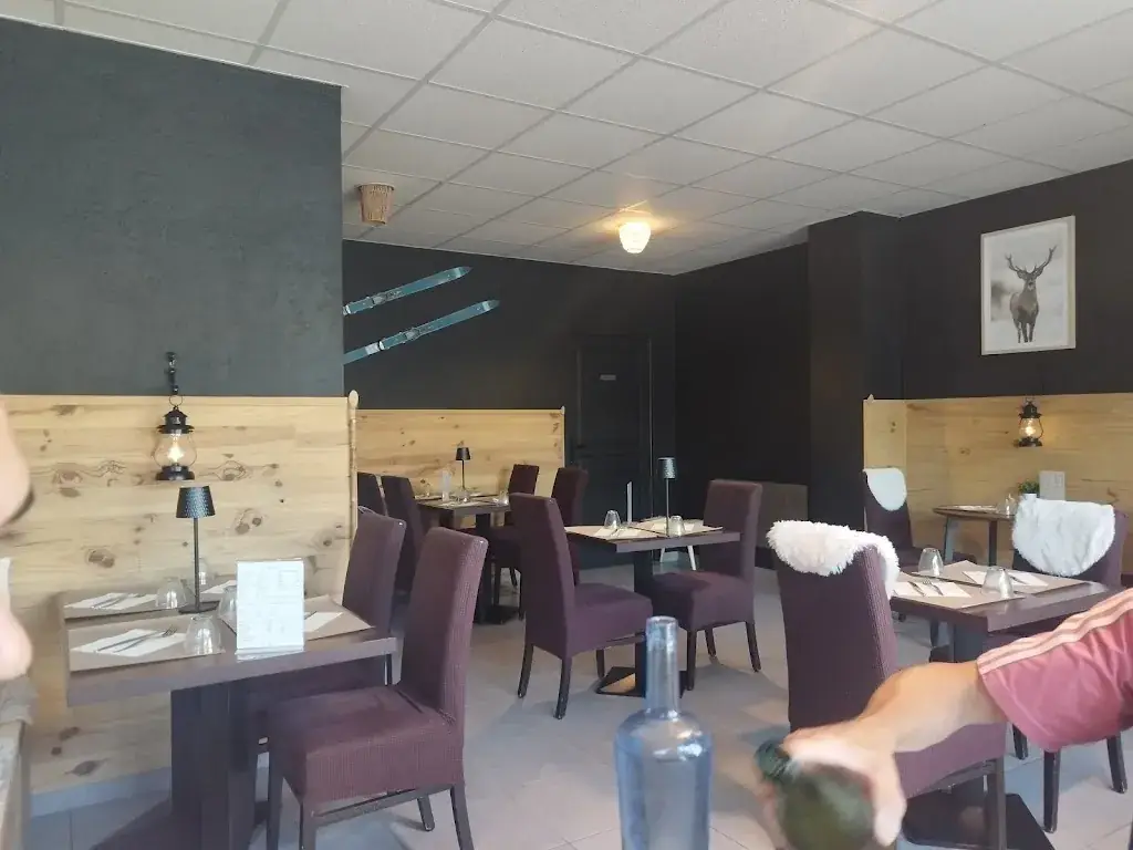 Maljournal Perline_TOUT SCHUSS_Virieu-le-Grand_review