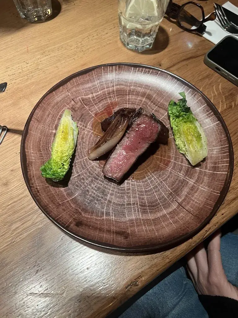 Pedro Henrique Fernandes do Carmo Las Casas_La Cabane - Restaurant_Thorens_review