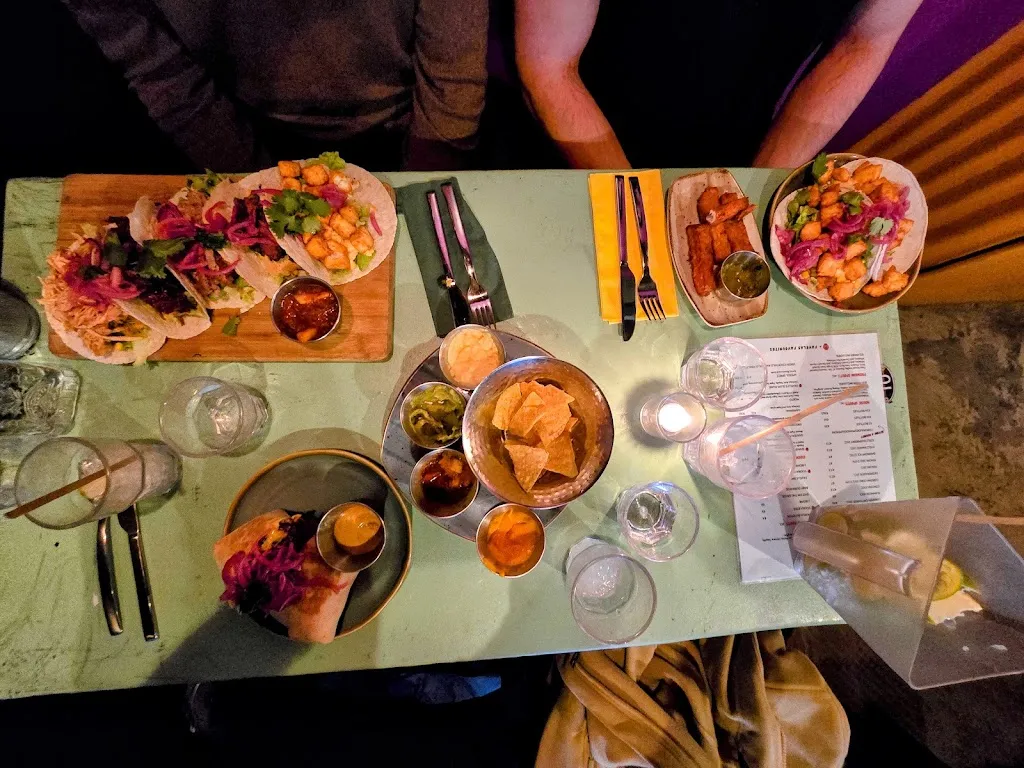 Julian Dow_FAVELA - TERRACE, BAR & KITCHEN_Thorens_review