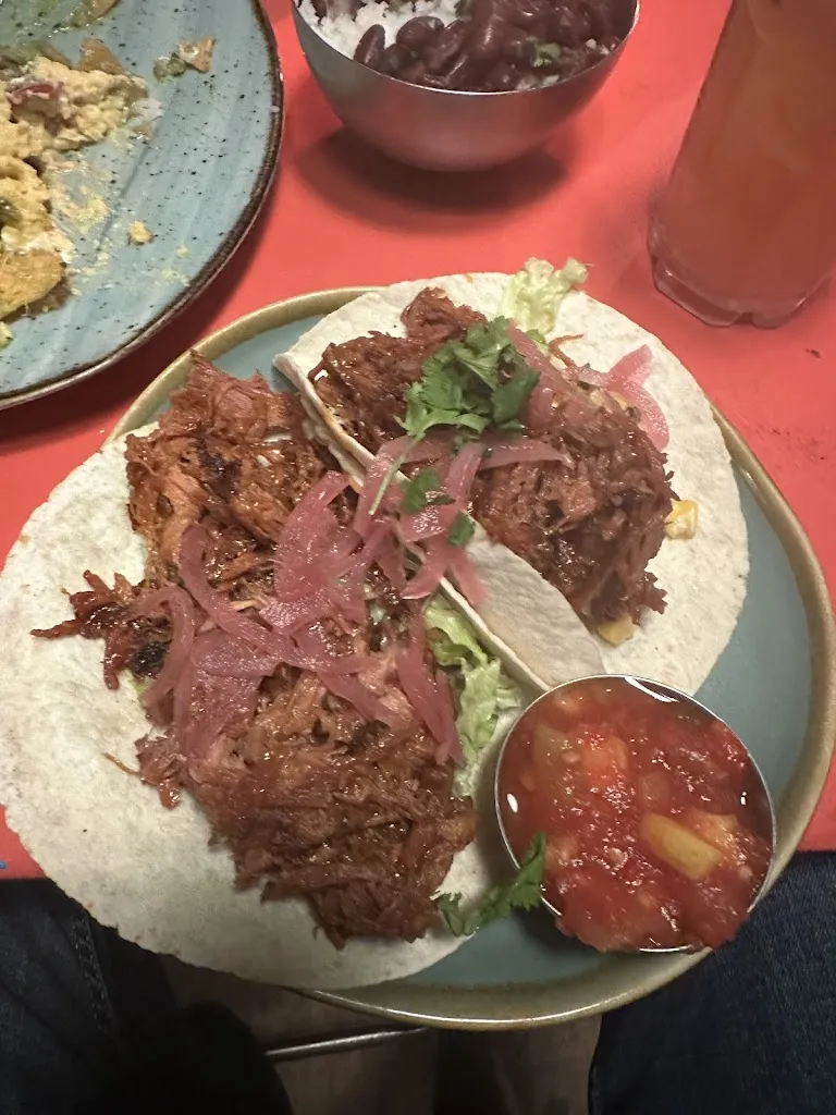 Yonatan Brand_FAVELA - TERRACE, BAR & KITCHEN_Thorens_review