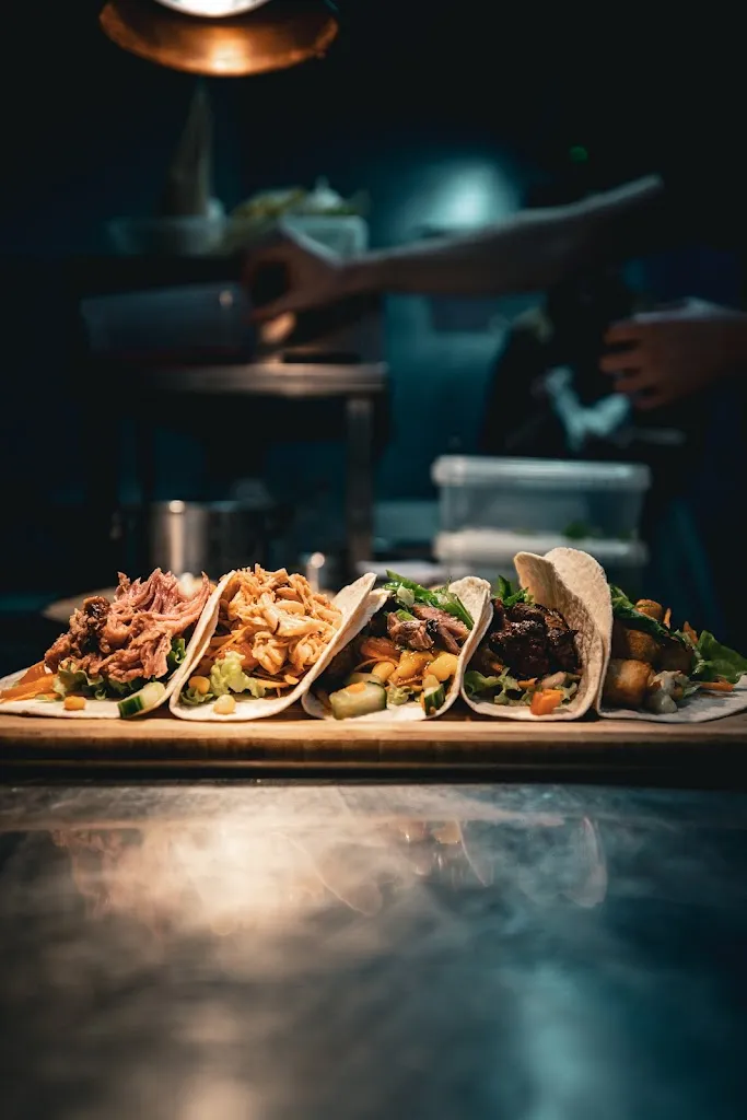 FAVELA - TERRACE, BAR & KITCHEN_Thorens_slider_image_3