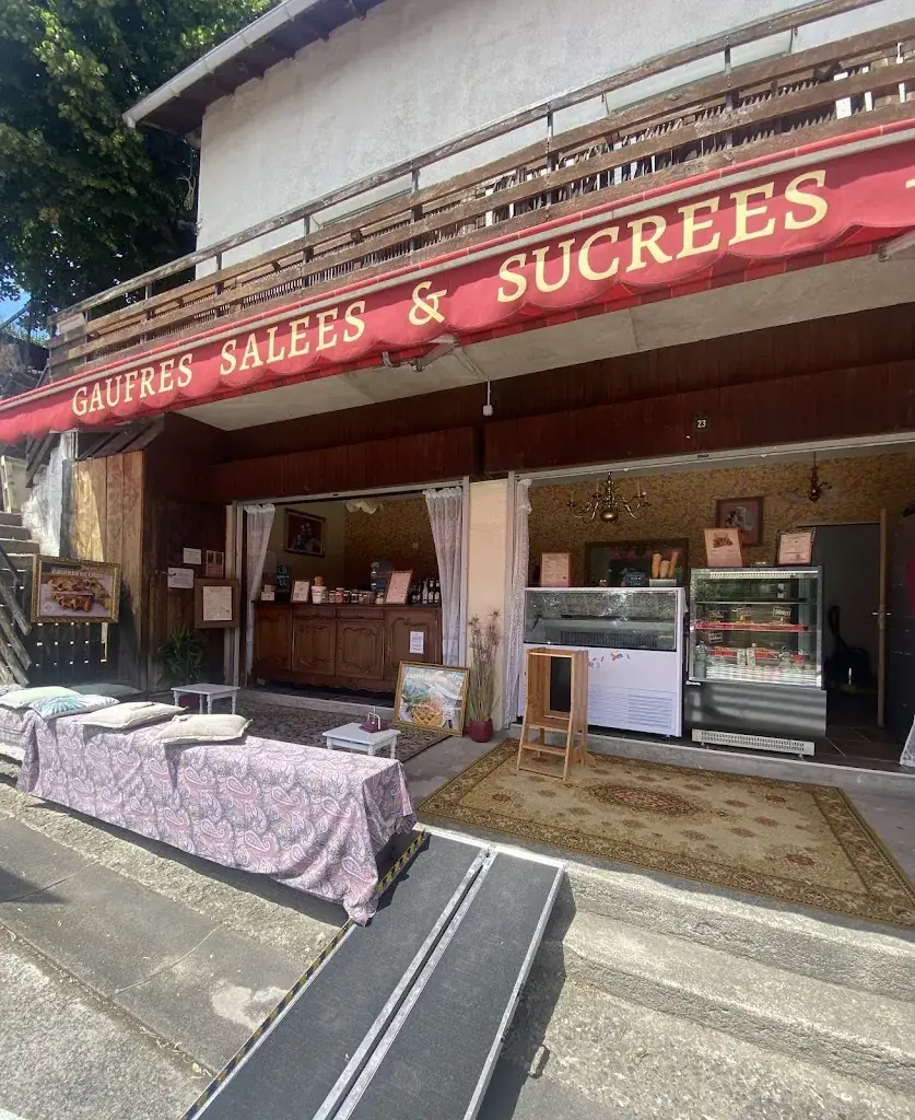 La Gaufrerie de Louise restaurant in Aydat