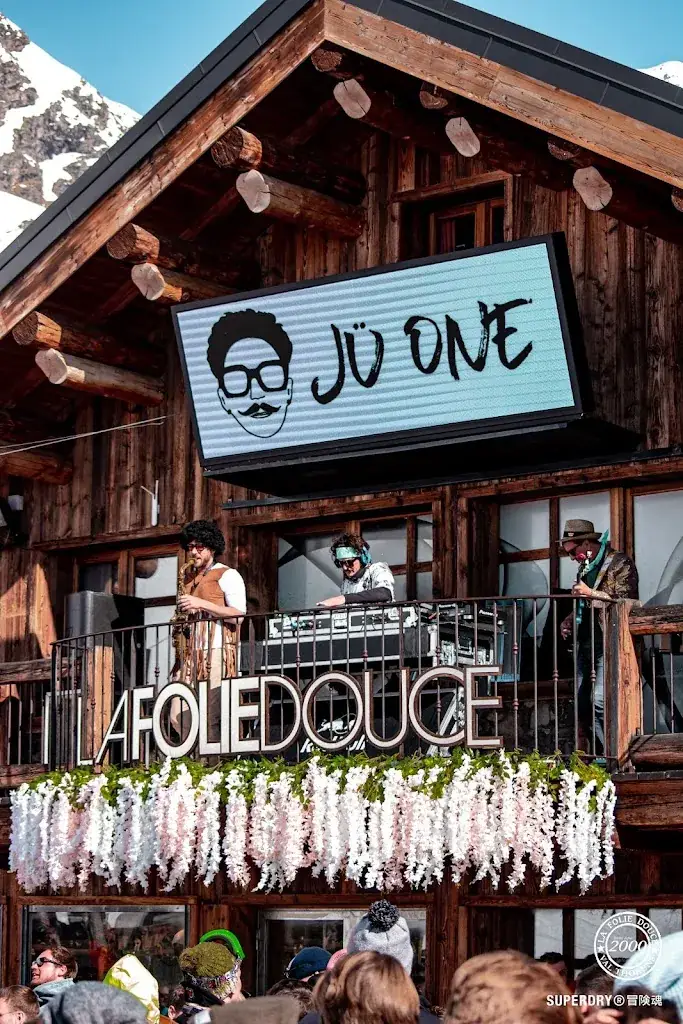 La Folie Douce restaurant in Thorens