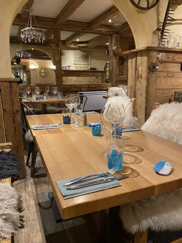 Luis Lake_Restaurant La Chaumière Val Thorens_THORENS_review