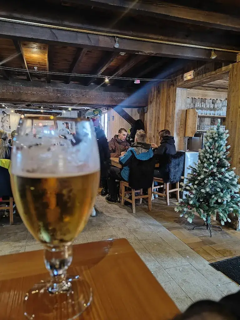 Marc Warne_Chalet Caron_thorens_review