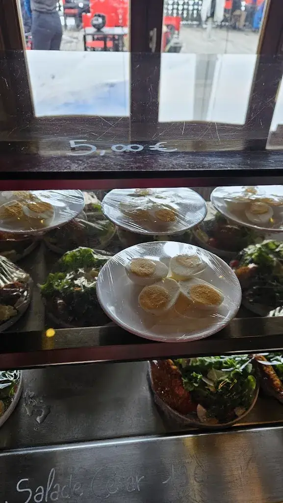 Viacheslav Ponomarov_Chalet Caron_thorens_review