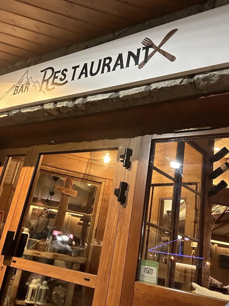 Le Café Peclet restaurant in Belleville