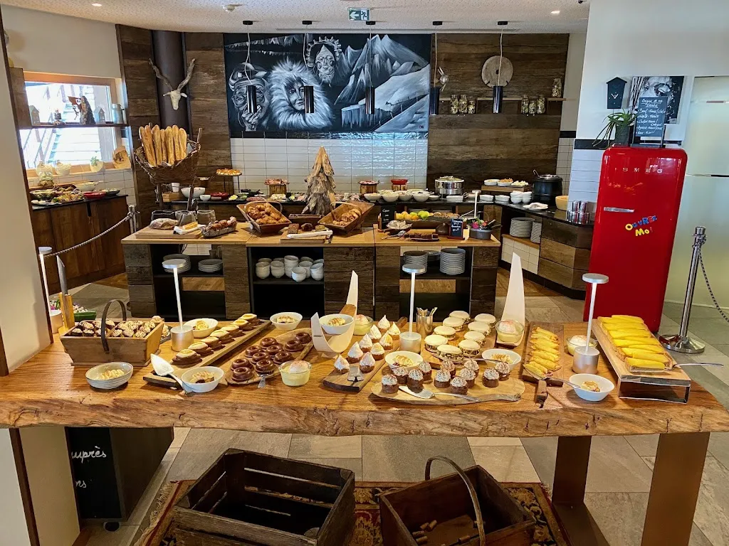 Caroline ADAM_Le Base Camp restaurant by Pashmina_Thorens_review