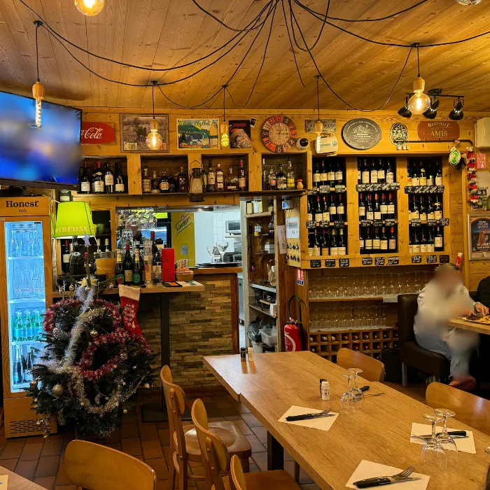 Brasserie La Piscine restaurant in 73440