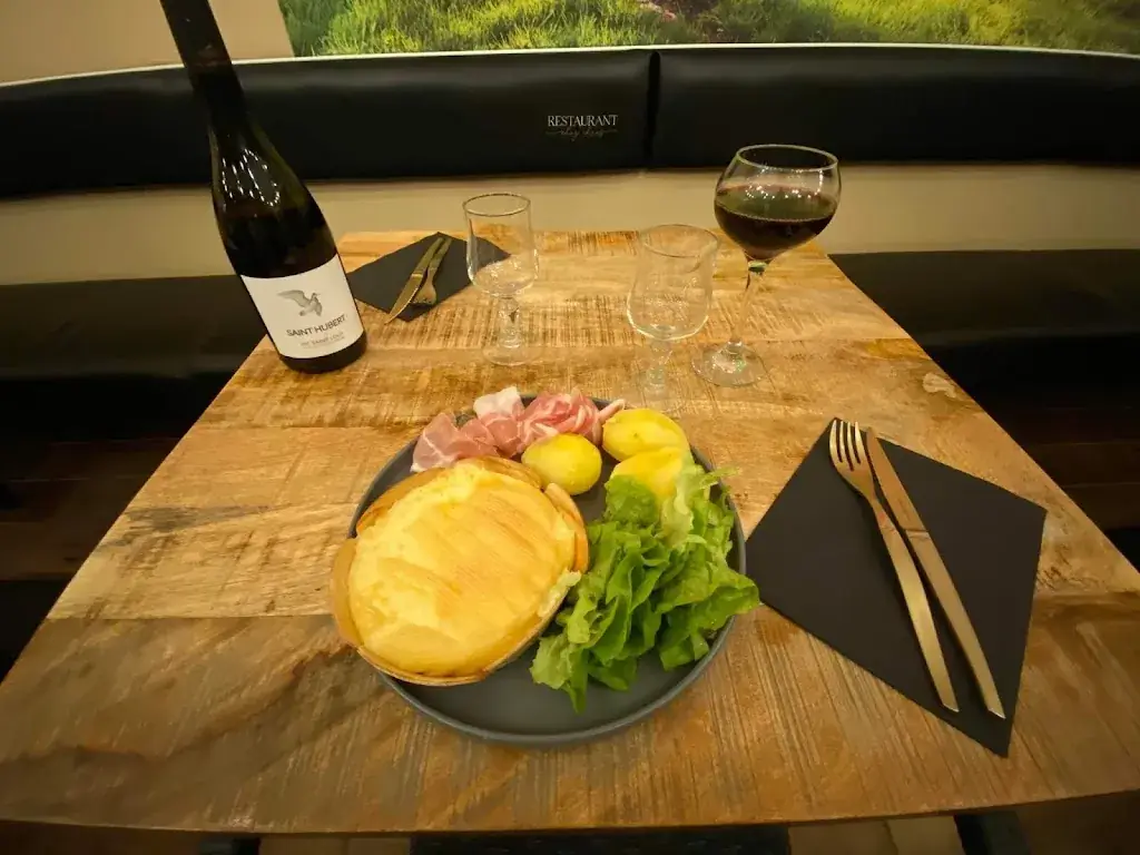 Restaurant Chez Chris_Val-de-Virieu_slider_image_2