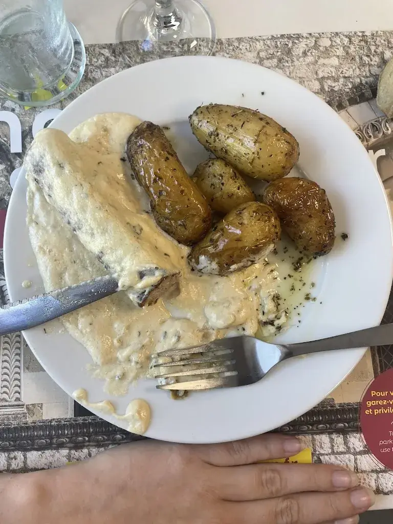 Alba Lavis_La table de Michel_Viviers_review