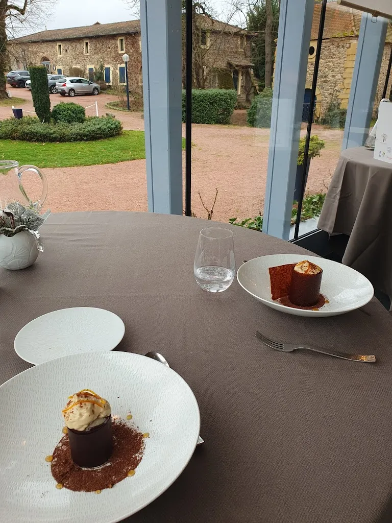 La Table L'Essensiel au Château de Champlong 4 *_Villerest_slider_image_2