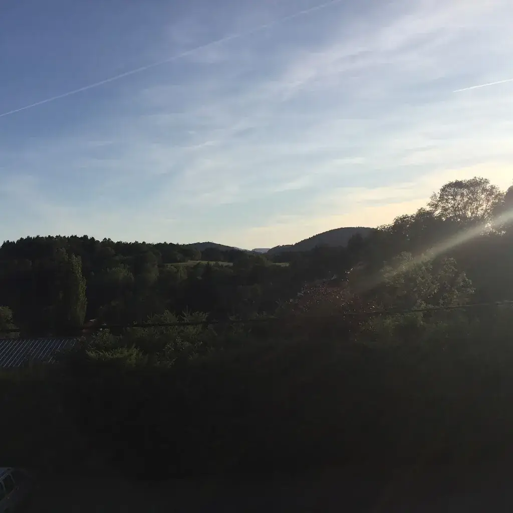 Aubrey Richardson_Hôtel , Chambres étapes, Gîte Entre Lacs et Volcans_Aydat_review