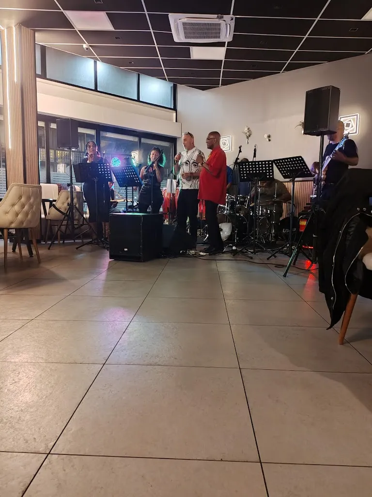 Elif Kocyigit_Le Provence Restaurant Viry-Châtillon_Viry-Châtillon_review