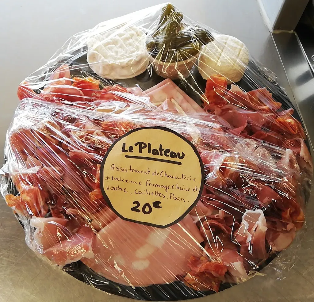 L'entr'potes Restaurant in Châtenay