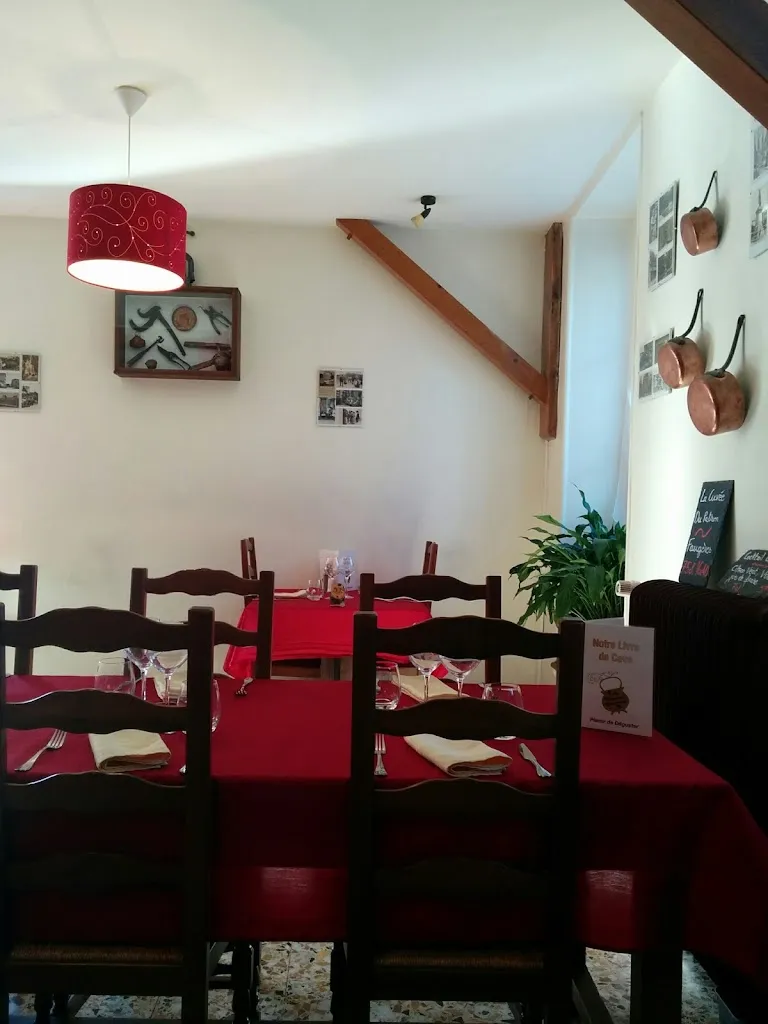 Ula Batt-Rawden_Au Chaudron Gourmand_Volvic_review