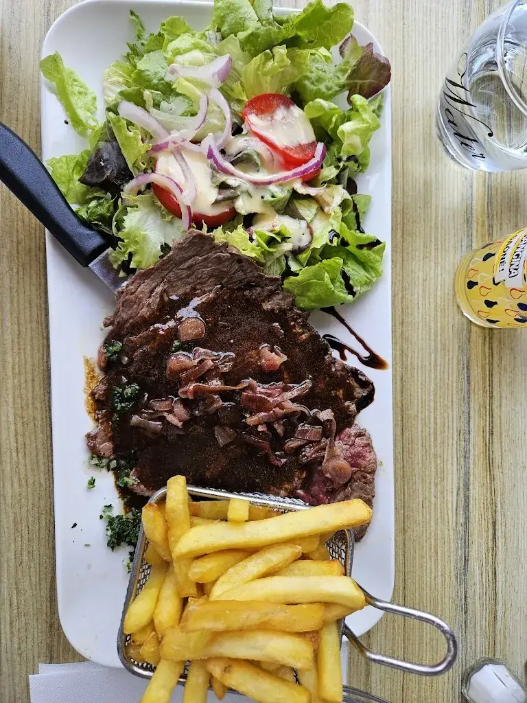 Newton & Orion_Le Bouchon Vonnassien_Vonnas_review