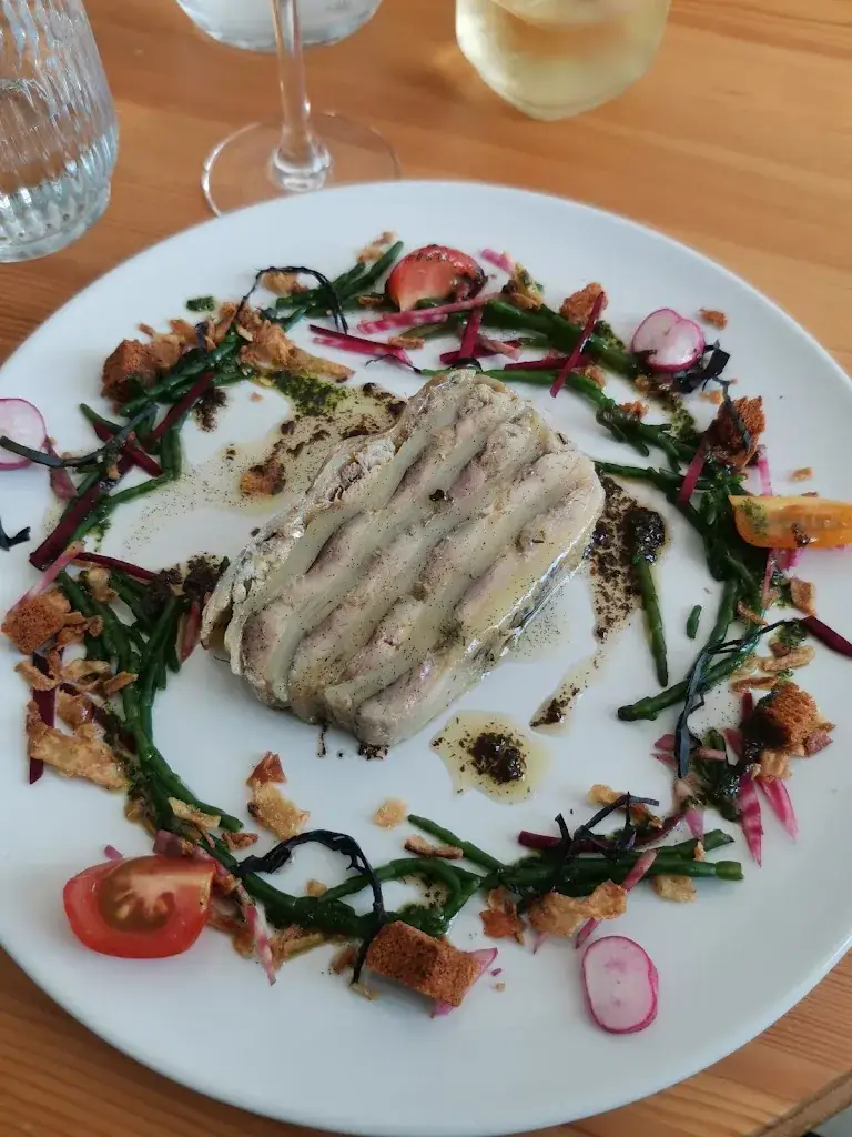 NEM_MAISON M.J_Vougy_review