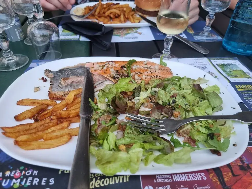 Cafe Restaurant de la Halle_Vorey_slider_image_3