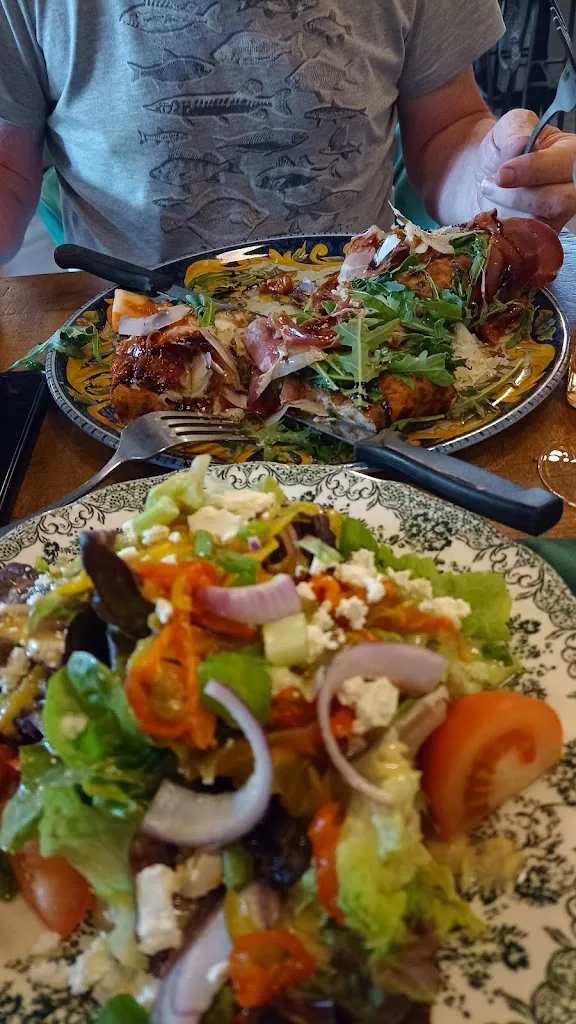 Victoria Lubbock_Trattoria Pizza_Voglans_review