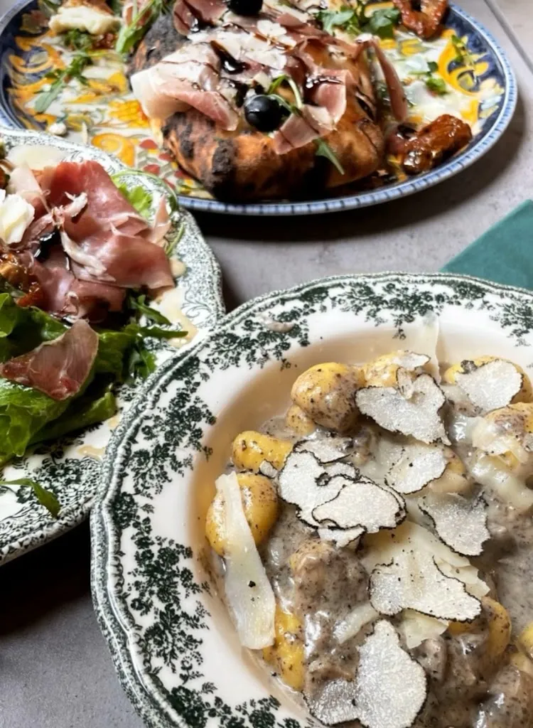 Trattoria Pizza_Voglans_slider_image_3