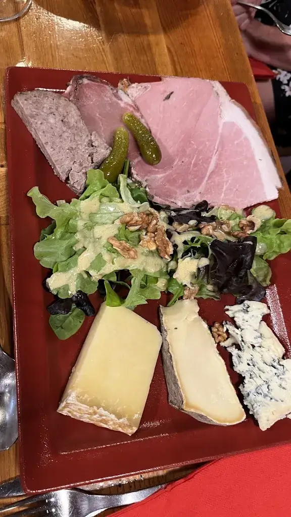 Jordan LAUER_Auberge la Grange d'Alphonse_Saint-Nectaire_review