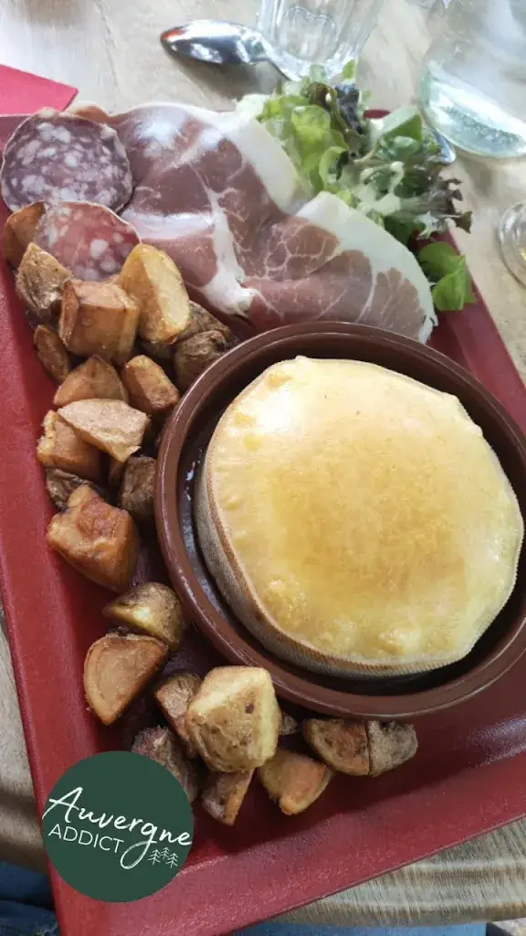 Auberge la Grange d'Alphonse_Saint-Nectaire_slider_image_2