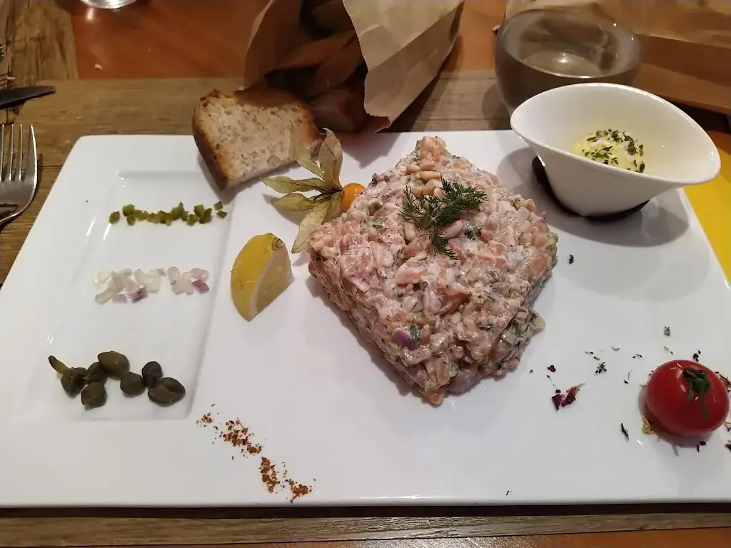 Aurélia M_Café-Restaurant de la Poste et Cavin Traiteurs_Villars-Mendraz_review