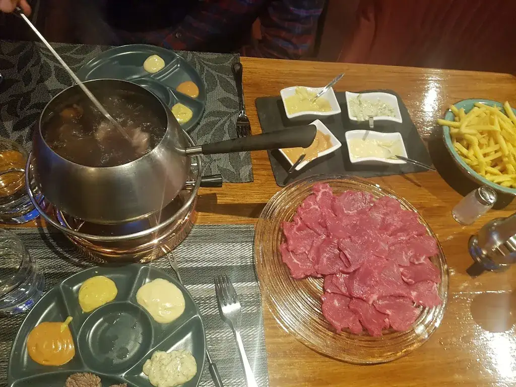 Jocelle Rebollar_Rôtisserie des Alpes_Villars-sur-Ollon_review