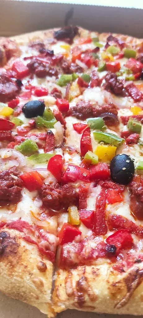 Clementine Kaul_Pizza Village_Aydat_review