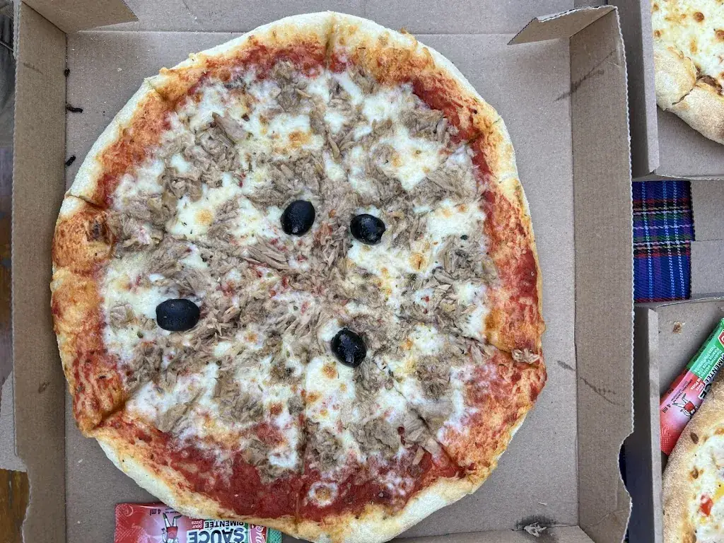 Pizza Village restaurant in Aydat