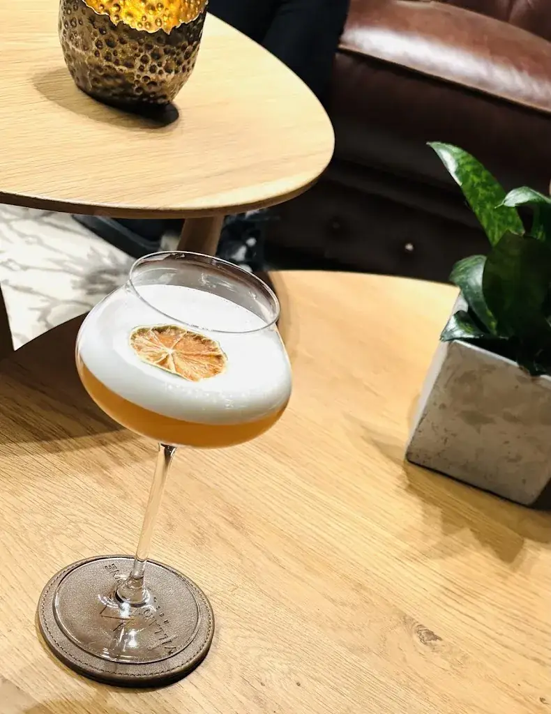 Riviera Art_Le Bar du Palace_Villars-sur-Ollon_review