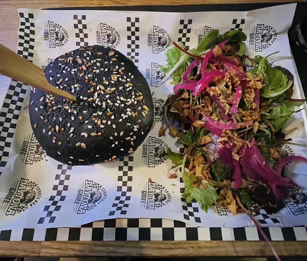 REZA SADEGHI_Daytona - Grill & Sports Bar_Viviers-du-Lac_review