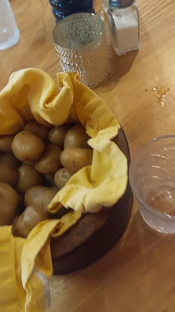 Restaurant les Rives du Lac_Viviers-du-Lac_slider_image_2