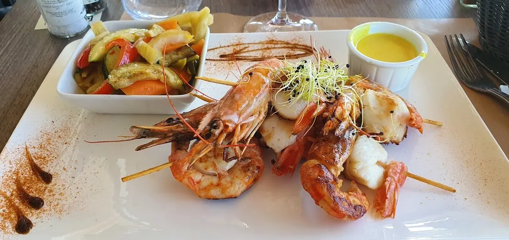 Restaurant les Rives du Lac_Viviers-du-Lac_slider_image_3