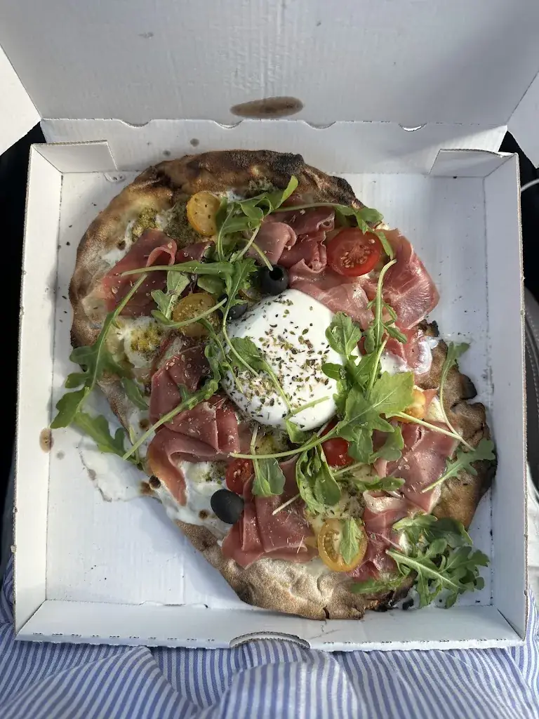 Lynn_Pizza Di Roma_Viviers-du-Lac_recensione