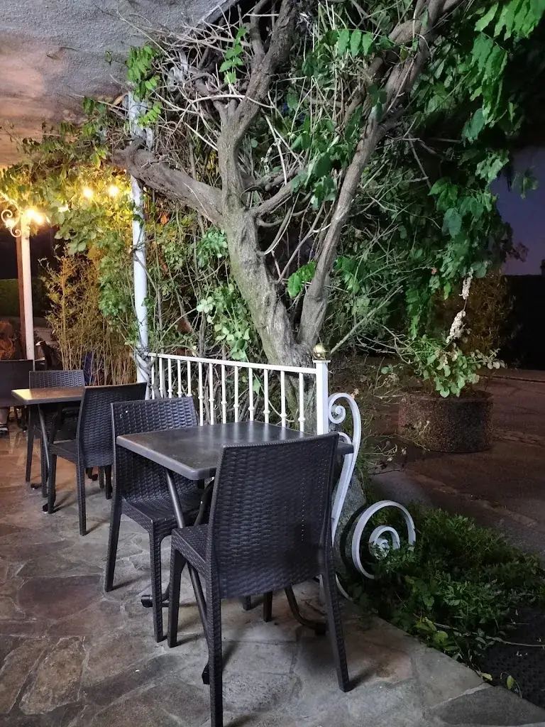 Chez Lorette restaurant in Ballaison